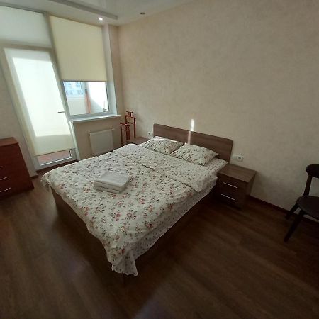 Smart Apartments Drahomanova 2А Kiev Esterno foto