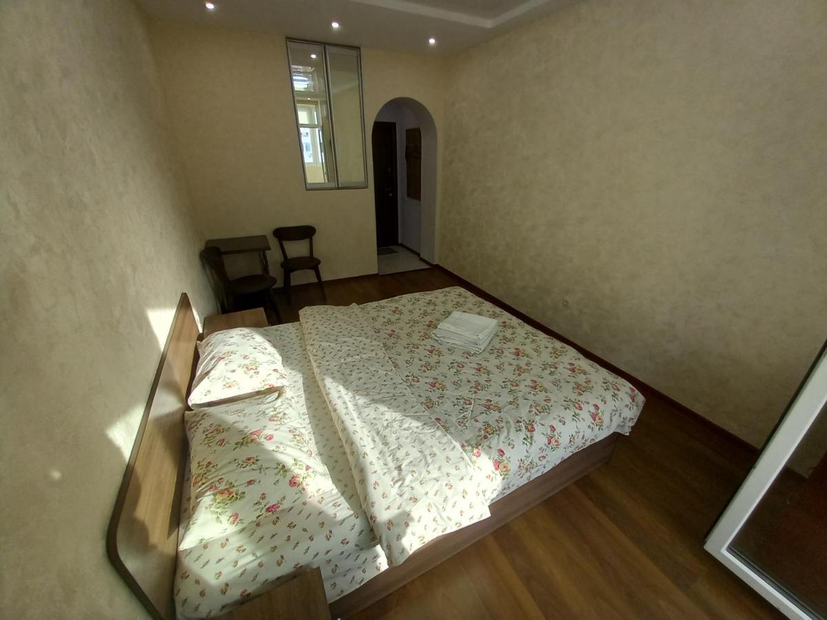 Smart Apartments Drahomanova 2А Kiev Esterno foto