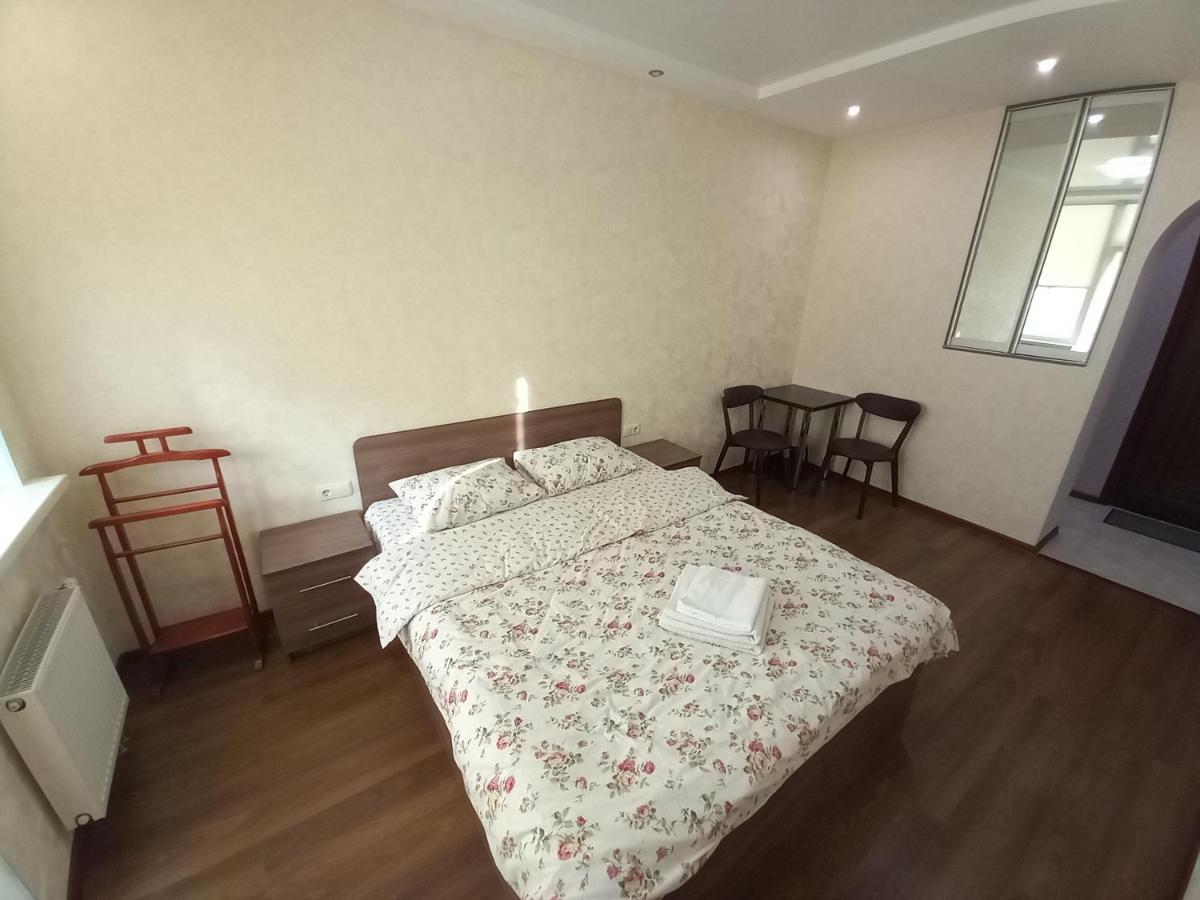 Smart Apartments Drahomanova 2А Kiev Esterno foto