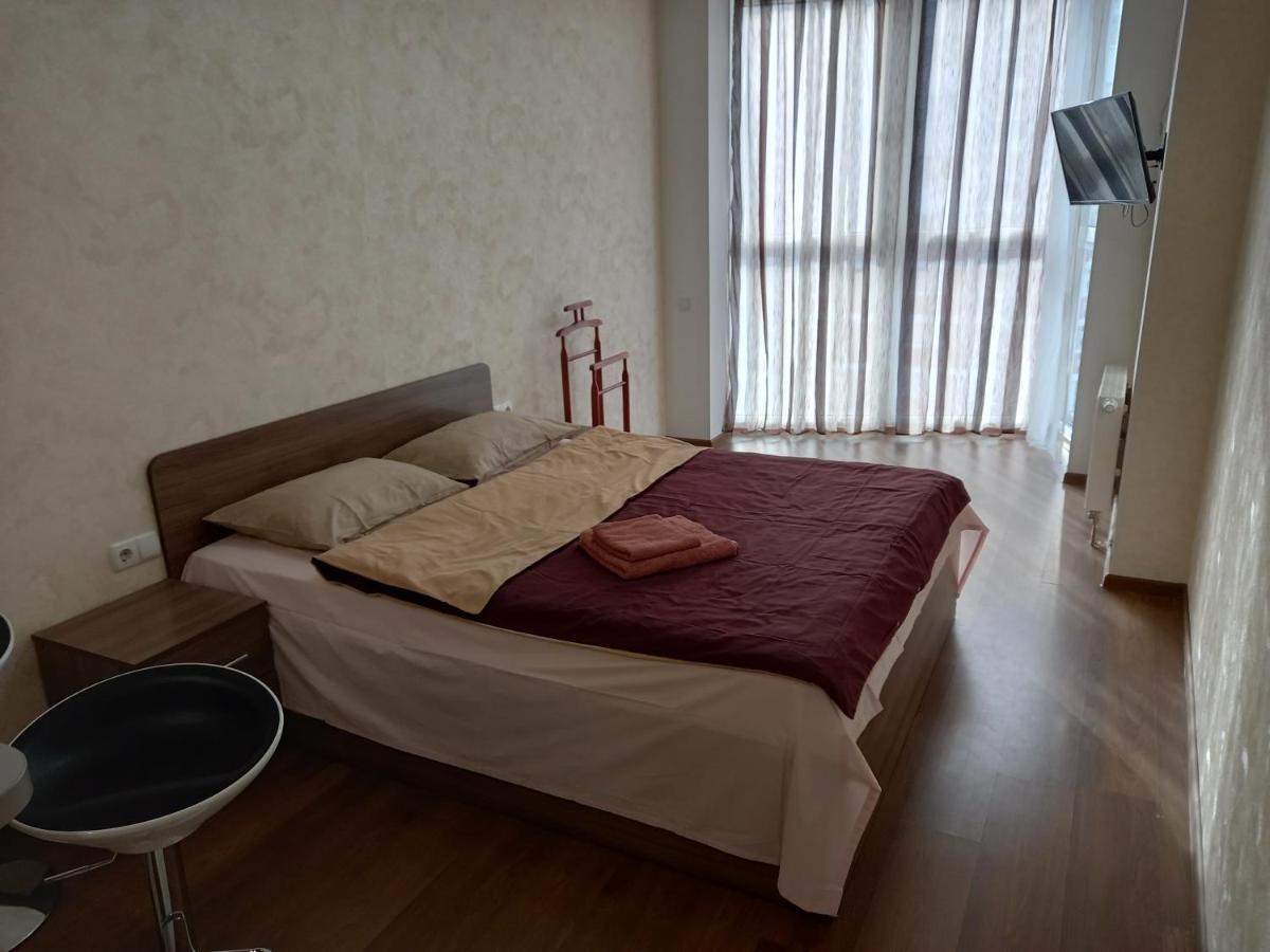 Smart Apartments Drahomanova 2А Kiev Esterno foto